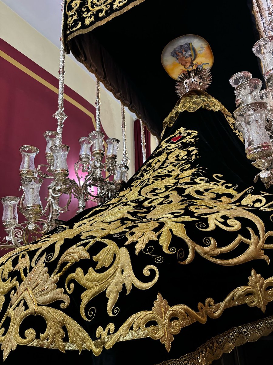 Hermandad del Yacente tweet media