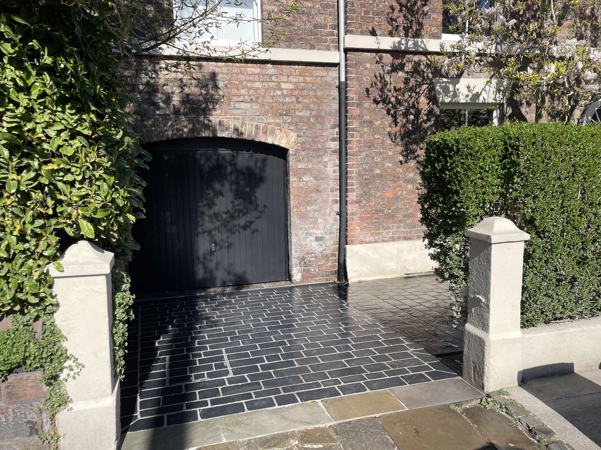 Dempseypaving's tweet photo. Small Black Basalt sett driveway laid to grade 2 listed property in #Woolton #Liverpool #driveways https://t.co/0gFTmLRejm