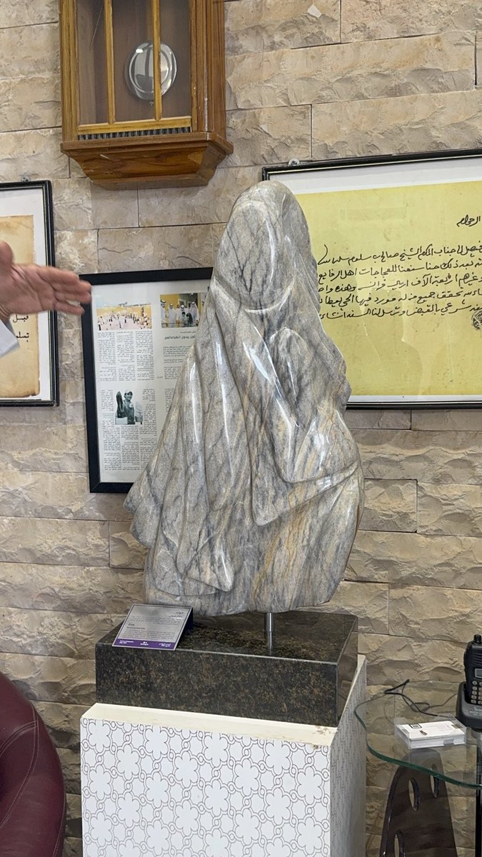 Hatoon_Alfassi's tweet photo. مع ⁧#خالد_العنقري⁩ وأسرته في معمله في ⁧#الدوادمي⁩ ⁧#نحاتو_الدوادمي⁩ ⁧#فنانو_الدوادمي⁩ 
مع ⁧#دراجات_الشروق⁩
⁦#with⁩ ⁦#KhaledAlAngari⁩ in ⁦#Dawadmi⁩
⁦#SunriseRiders⁩ ⁦@awatifm2⁩ ⁦@abuhamad1⁩ https://t.co/ca0lxrEmmW