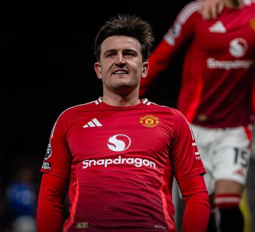 Perfectbet7's tweet photo. Abused by his own fans 
Became a laughing stock worldwide 
Was stripped of his captaincy 
Dropped to the bench
Almost sold to West Ham 

Showed maturity and never complained but fought for his position.

What a moment for him. Well done Harry Maguire. 👏🏻 https://t.co/sqwyIvJlwM