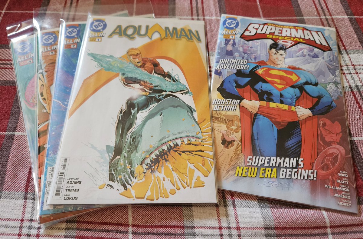 _Matafer's tweet image. Catchin up!
The absolute titles were rad. Creative teams did a 10/10 job!
@spacekicker @johntimmsart @RexLokus are killing it on #Aquaman.
Loved Summer Of #Superman Special by @JorgeJimenezArt @Williamson_Josh @tomeu_morey!
#Amorywars by @chonnye @claudioPsanchez was my fav!