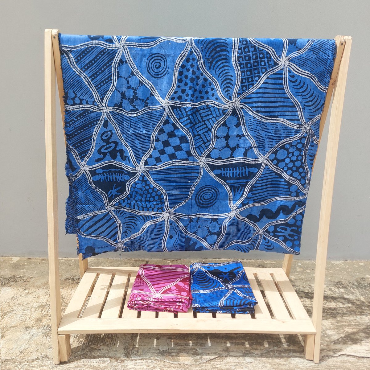 Free-hand Batik print.

Cotton: ₦30,000/$25

Polished cotton: ₦45,000/$35

Brocade: ₦30,000/$25

Chiffon: ₦50,000/$38

Crepe: ₦45,000/$35

Linen: ₦55,000/$45