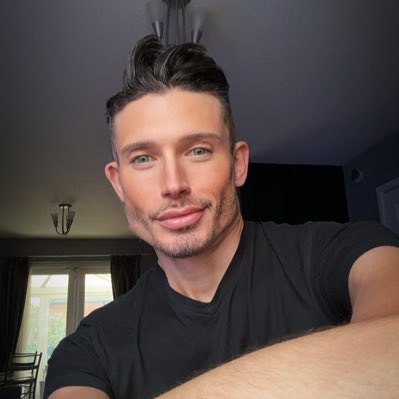 rob170279's tweet photo. #NewProfilePic https://t.co/uvpz5h6PIO