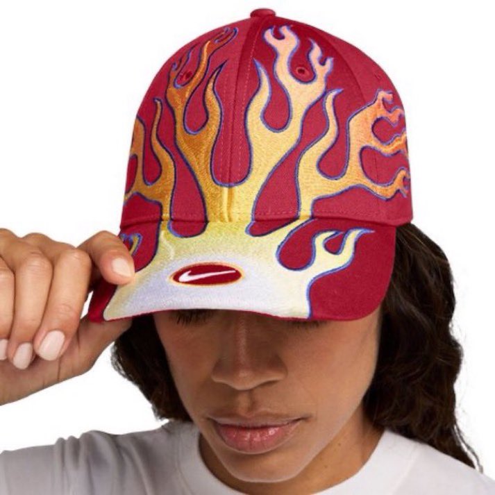 snkr_twitr's tweet photo. AD: Nike Club OG Flame Cap 'Red'🔥 

Champs -> https://t.co/kyWbgOS24u https://t.co/nEKE9gOoji