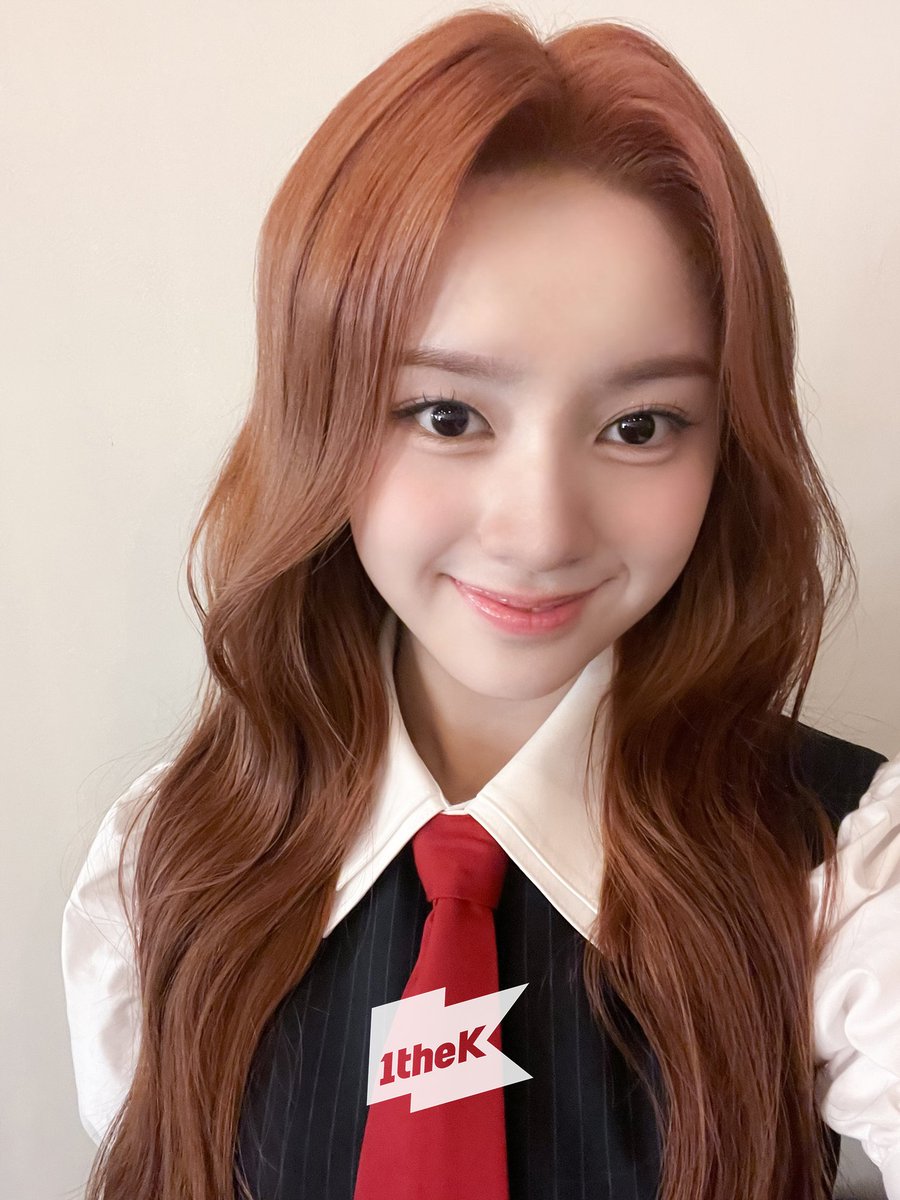 fairyelisia's tweet photo. 1theK Update with our very own Ellie! 💖 who has transformed into the most adorable chef! 👩🏻‍🍳🍕 

#엘리시아 #ELISIA #유니스 #UNIS https://t.co/TLWJtFCxCl