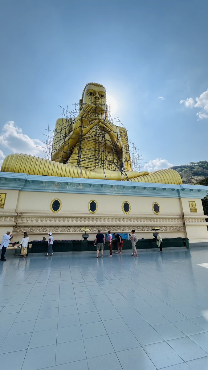 nimasprofile's tweet photo. The Golden Temple Dambulla 🇱🇰 https://t.co/cvtZ0w1pnM