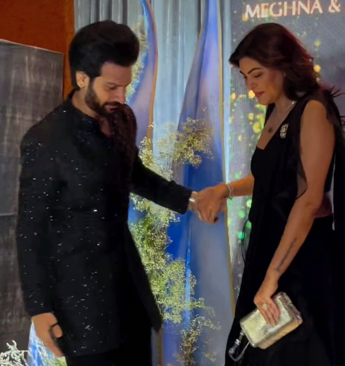 lifebeyo's tweet photo. @DomaKelsang @truth_TheSach @chumdarang @KaranVeerMehra @Shakti290201 @moon_light_kv @KaranVeer_OFC Aise pics kon dikhata hay dumb 🤣

Waise woh comments 🍑👋 https://t.co/LqHWlbl1vG