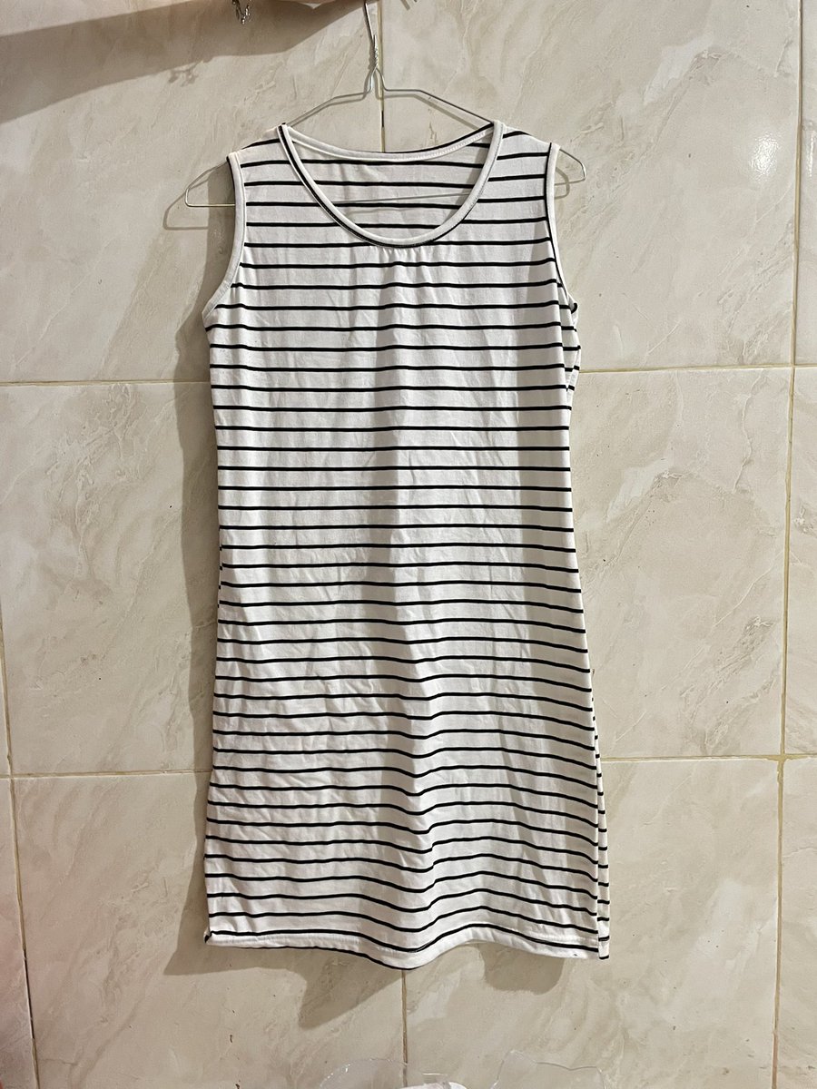 loafymoon's tweet photo. - dress putih 30k
- baju kaos 15k
- baju terusan 20k
- dress merah 45k https://t.co/UtJKTkoMTB
