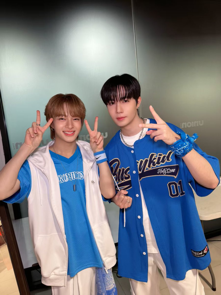 Byswagli_'s tweet photo. 💙💙💙.
✌️✌️✌️.

EFFACLAR x ZNN 
#EFFACLARSportDayxZeeNuNew
#FanArtForZeeNuNew
#ZeeNuNew 
#ZeePruk #NuNew 
@zee_pruk @CwrNew https://t.co/KfG76jeHOs