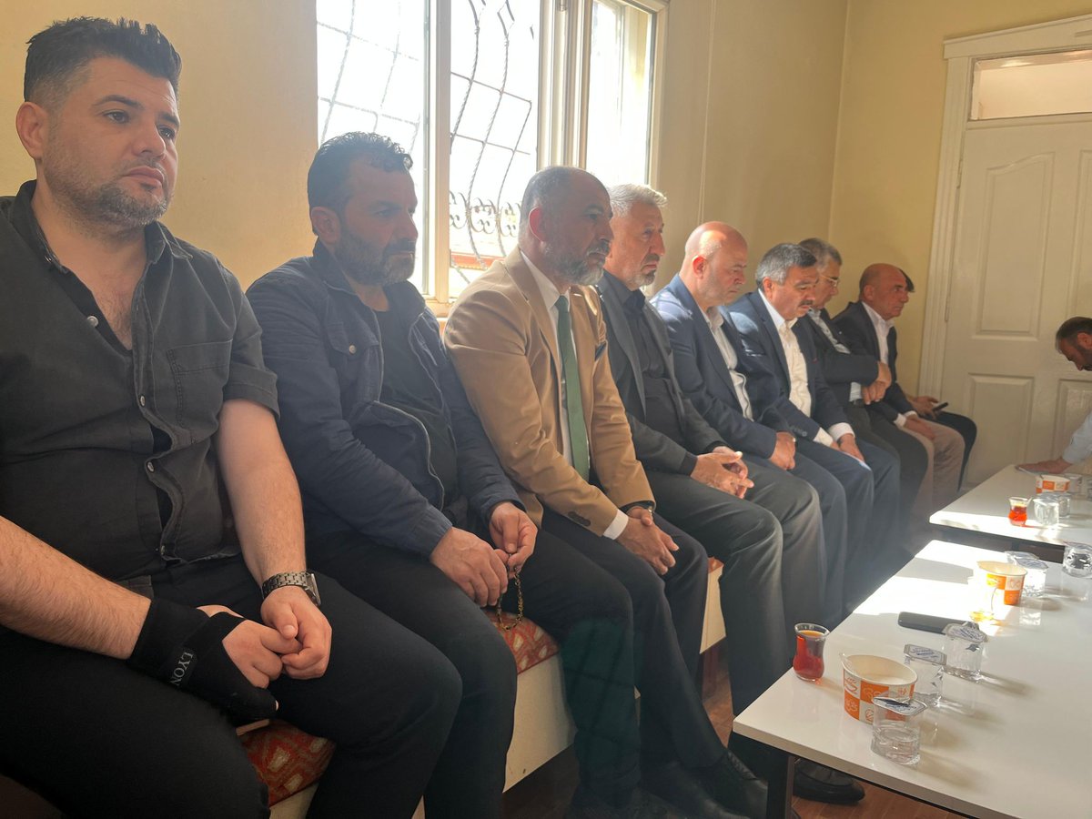 Ak Parti Nizip İlçe Başkanımız Ecz.Yakup Karakuş, Karkamış Belediye Başkanı Sayın Mustafa Güzel, Karkamış Ak Parti ilçe Başkanı Hacı Ayvaz Çiçek ve Nizip İlçe Teşkilatı ile birlikte;

Kesiktaş Köyü'nde Enerji Piyasası Düzenleme Kurumu ( EPDK ) Başkanı Mustafa Yılmaz ve İl Yönetim