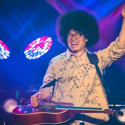 rock_rush_radio's tweet photo. 今晩のライブハウスコーナーは、MOON STOMPのヤス店長の登場です！

お勧めアーティストは、ドブロギター奏者の野崎 廉さんをピックアップ！！

4/18(金) RFラジオ日本 
深夜2時~3時半放送 
FM92.4MHz・AM1422kHz

#野崎廉 #MOONSTOMP #ドブロギター #ROCKRUSHRADIO https://t.co/MAWXLVyvs6