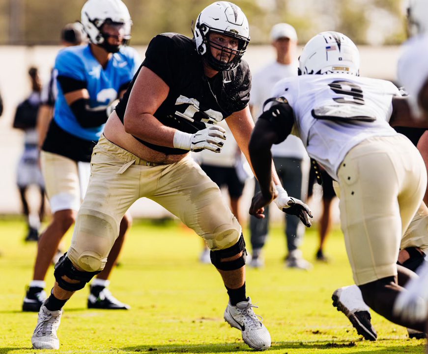 Brandon Ronacher 🏈 tweet media