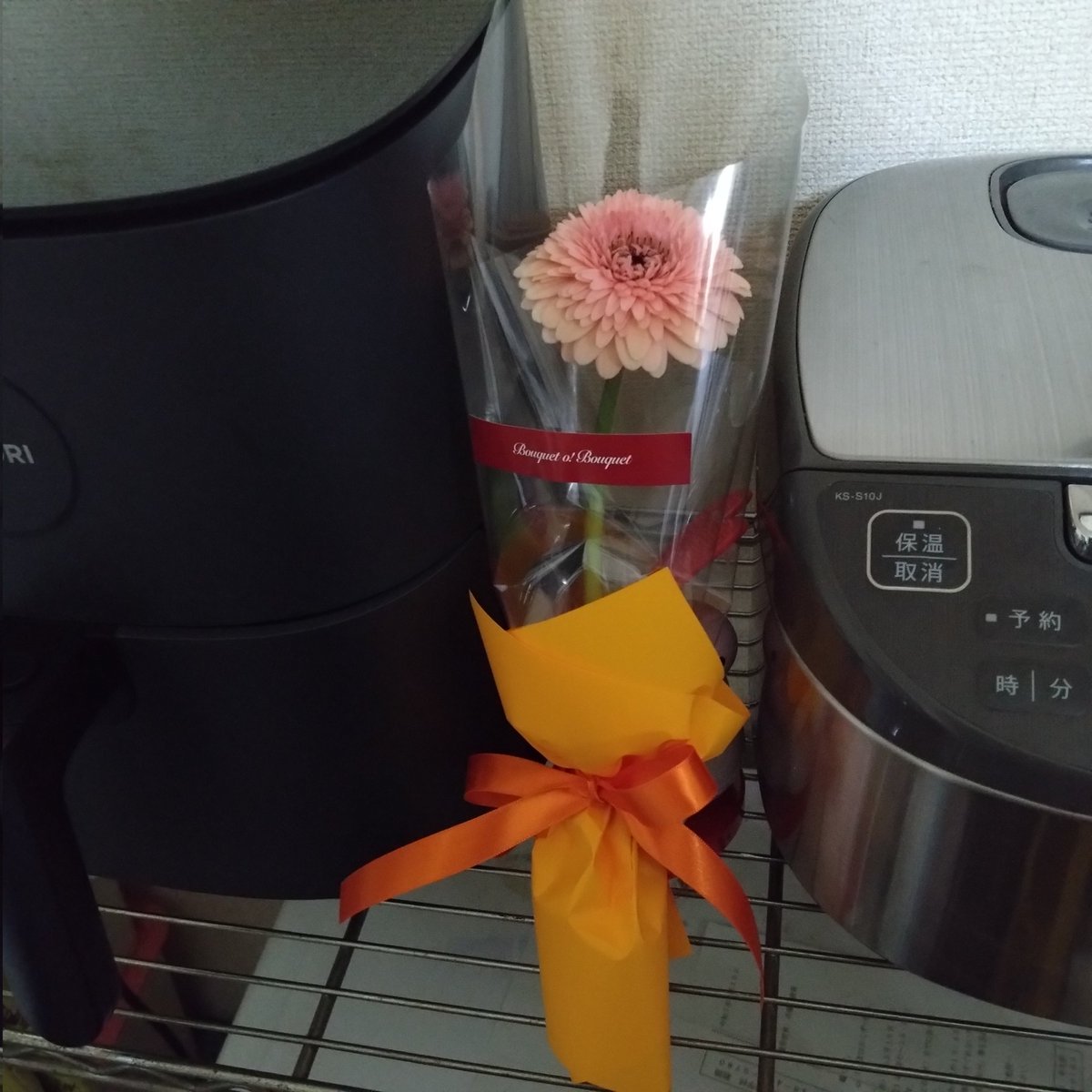 ruri_01080418's tweet photo. お花は息子から🍀 https://t.co/J7QFMvTm8B