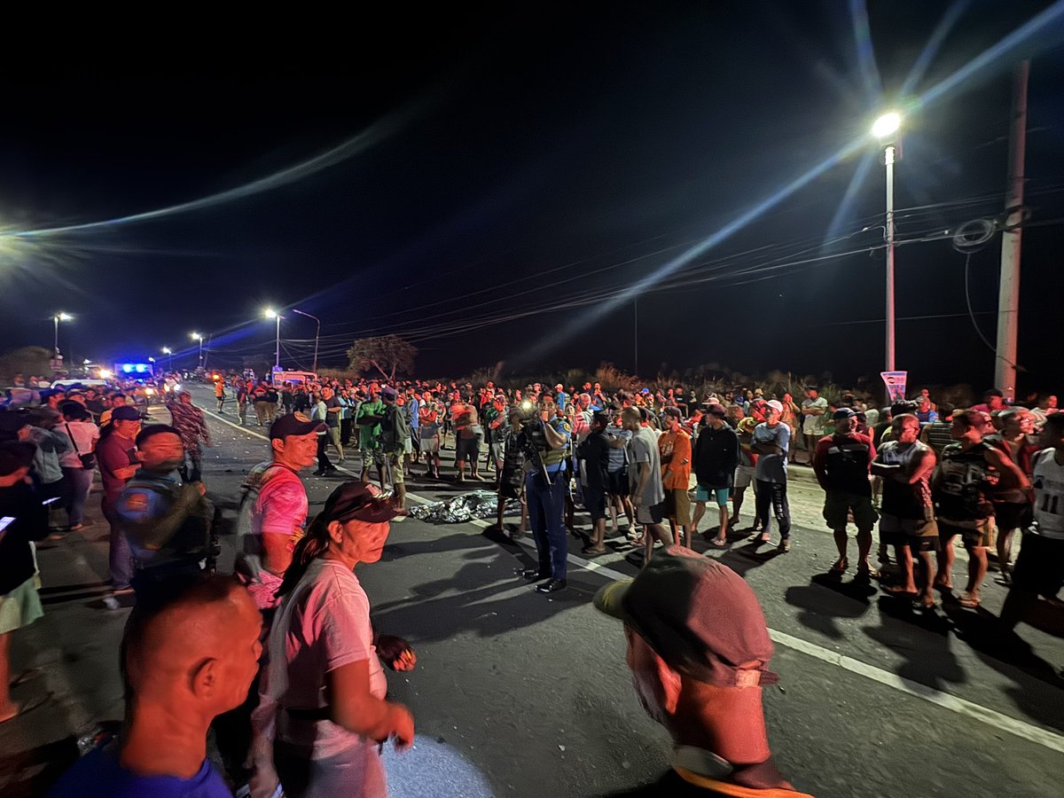 RomingSubaldo's tweet photo. One person died on the spot and at least 10 injured when an SUV hit  catholic devotees joining a prosesyon this Good Friday in Alangilan, Bacolod City @ABSCBNNews https://t.co/224WfOUydd