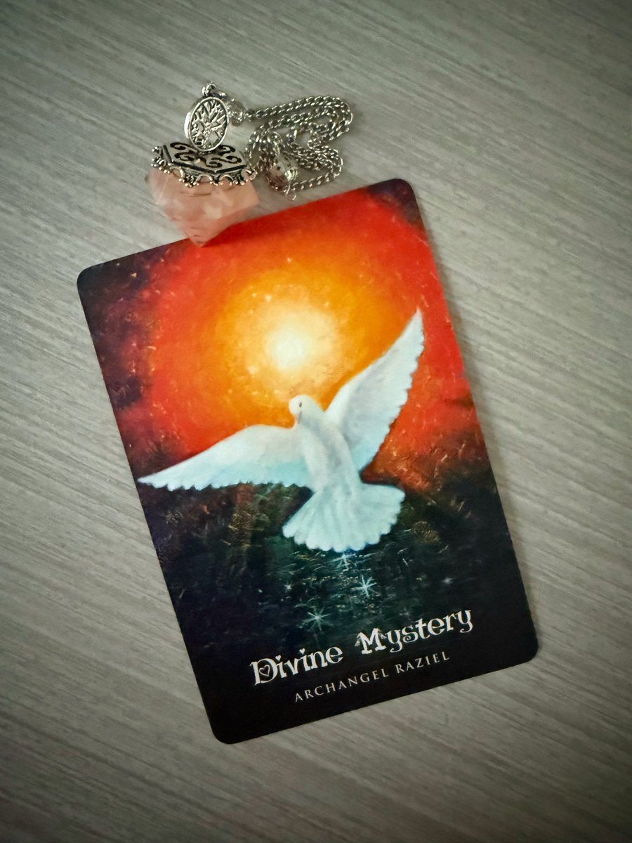 Prosperina_Rise's tweet image. 🪽Divine Source, God, the Holy Spirit, exists in every molecule of your body and every particle of your Soul. You ARE the Divine Mystery. Everything you need you already have. #dailyoraclereading
