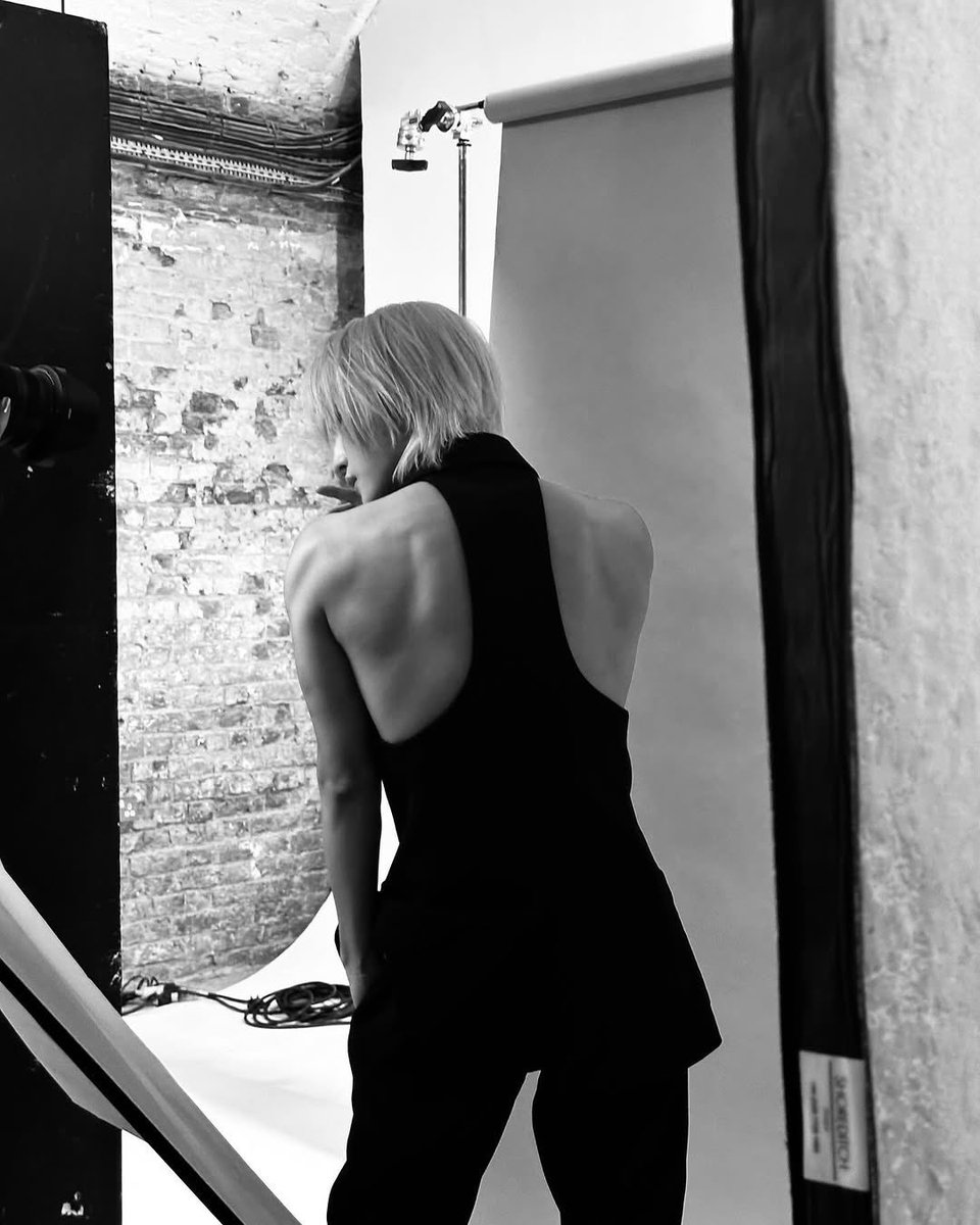 Behind the scene when i had a photoshoot for this look.