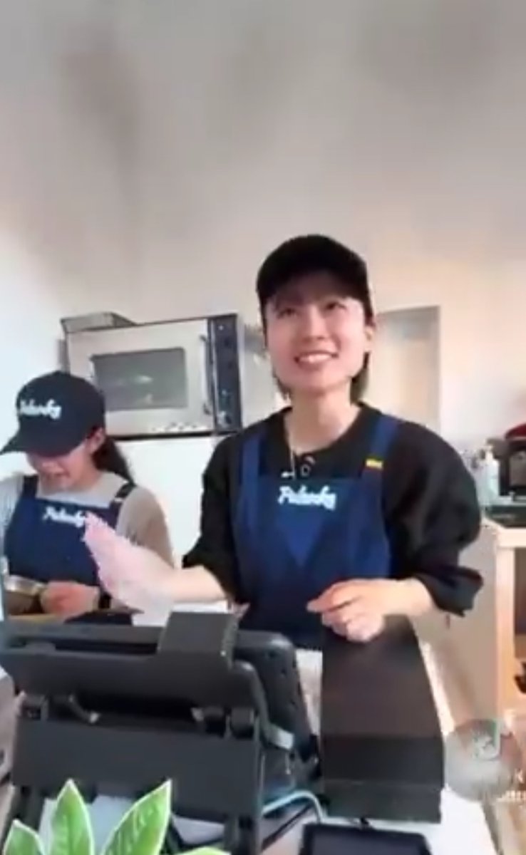 🇨🇴 PETRO pago 11 millones de dólares por la casa Colombia en Japón.

llevaron más de 650 personas de comitiva desde Colombia, incluída la de Verónica Alcocer, Carmen caballero, y demás funcionarios.

En vez de colocar a todos esos parásitos a producir, contrataron japoneses para