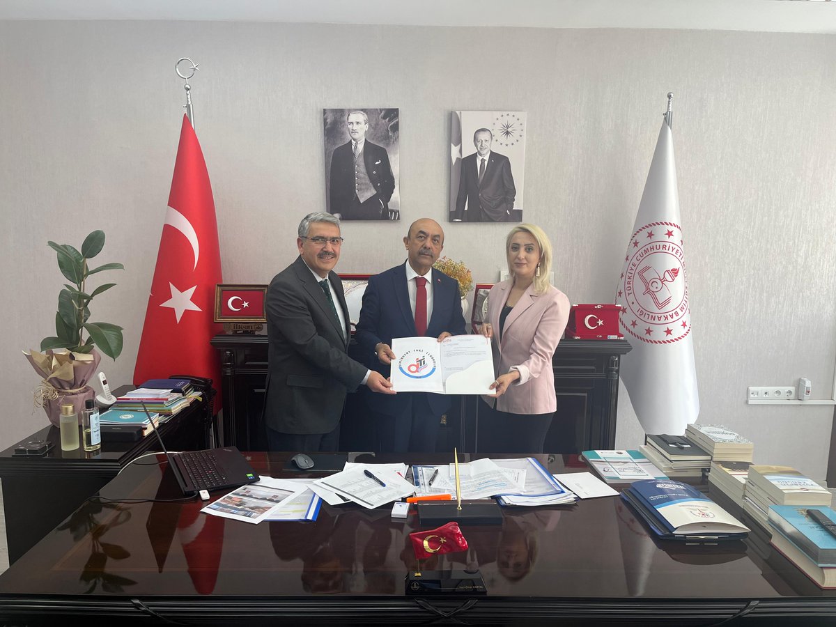 Demirkent TOKİ ilkokulu, Türk Patent Kurumu tarafından Logo Tasarım Tescil Belgesi aldı. İl Milli Eğitim Müdürümüz Sn. Hacı Ömer Kartal Okul Yöneticilerini tebrik etti.

<a href="/tcmeb/">Millî Eğitim Bakanlığı</a> 
<a href="/Yusuf__Tekin/">Yusuf Tekin</a>  
<a href="/drhamzaydogdu/">Hamza Aydoğdu</a>
<a href="/haciomerkartal/">Hacı Ömer KARTAL</a>