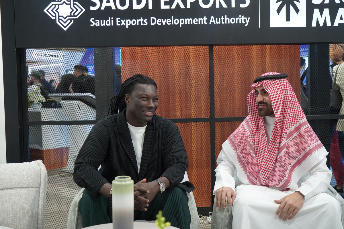 BafGomis's tweet photo. Saudi Arabia holds a special place in my journey… but what I saw at GITEX Africa truly surprised me 🇸🇦

The ambition, the talent, the tech projects : the future is already taking shape, and it’s powered by incredible energy.

Meaningful conversations, a clear vision : sport, tech, education… all moving forward, together in the same direction.

So proud to have shared this moment with you #SaudiArabia 🇸🇦✨

#GITEXAFRICA #Innovation #FutureIsNow