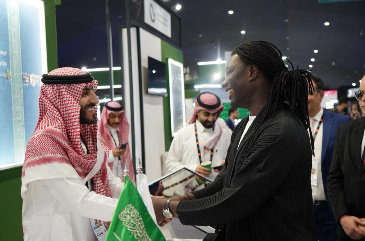 BafGomis's tweet photo. Saudi Arabia holds a special place in my journey… but what I saw at GITEX Africa truly surprised me 🇸🇦

The ambition, the talent, the tech projects : the future is already taking shape, and it’s powered by incredible energy.

Meaningful conversations, a clear vision : sport, tech, education… all moving forward, together in the same direction.

So proud to have shared this moment with you #SaudiArabia 🇸🇦✨

#GITEXAFRICA #Innovation #FutureIsNow