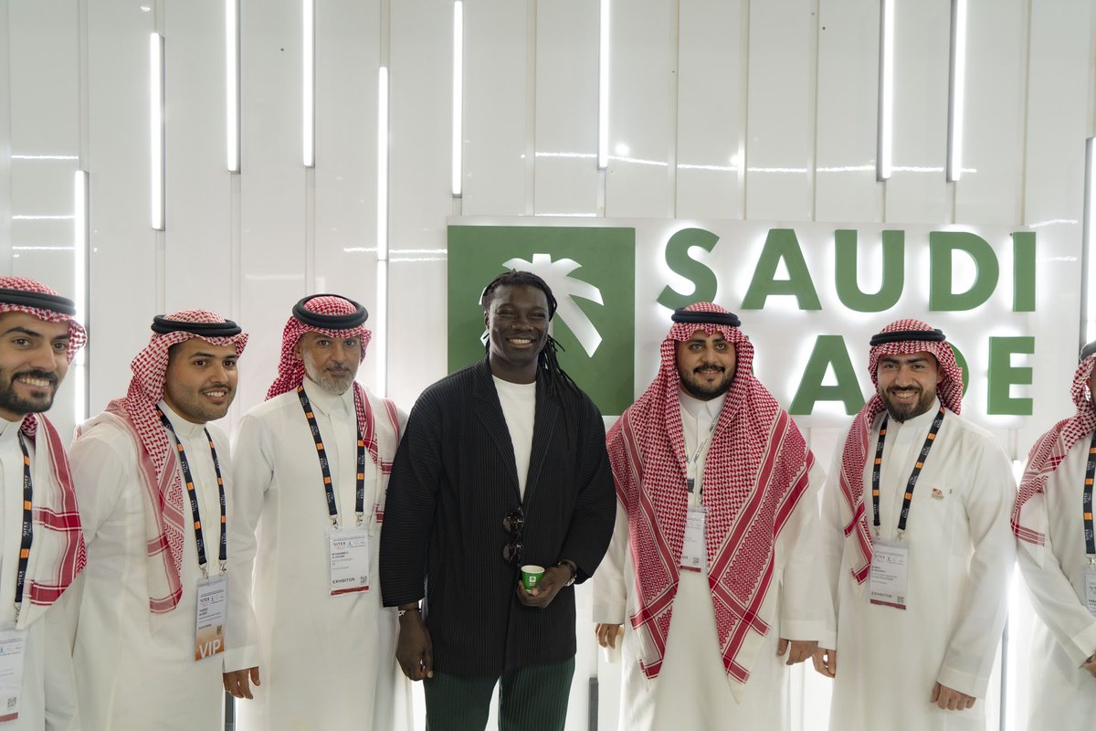 BafGomis's tweet photo. Saudi Arabia holds a special place in my journey… but what I saw at GITEX Africa truly surprised me 🇸🇦

The ambition, the talent, the tech projects : the future is already taking shape, and it’s powered by incredible energy.

Meaningful conversations, a clear vision : sport, tech, education… all moving forward, together in the same direction.

So proud to have shared this moment with you #SaudiArabia 🇸🇦✨

#GITEXAFRICA #Innovation #FutureIsNow