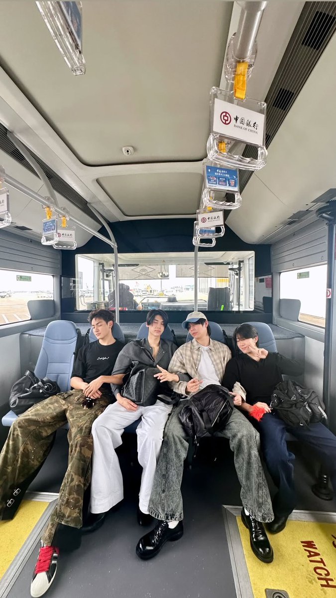 justflowersHH's tweet photo. THIS PHOTO !!!! OH MY ?!!
#จุงดัง #JoongDunk #FirstKhaoting https://t.co/2VRghQpUo3