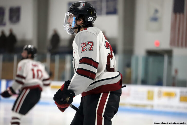 collegehockeypp's tweet photo. Derek Raposo(21) senior, 3-time captain @AMC_M_Hockey @d3hky signs a 1st pro contract @icebears and is in @SPHL playoff hockey https://t.co/nEhHhmMKhy he is big and should start finding the net for points @RaposoDerek good college to pro watch @DIIIHockeyNews https://t.co/s4NbobtZDJ