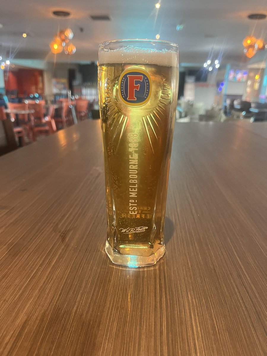Crypto_Major25's tweet image. Why not 🤷🏻‍♂️

Happy Friday guys 

Remember to touch some grass and stay hydrated 🍺😉

#fosters #coldbeer