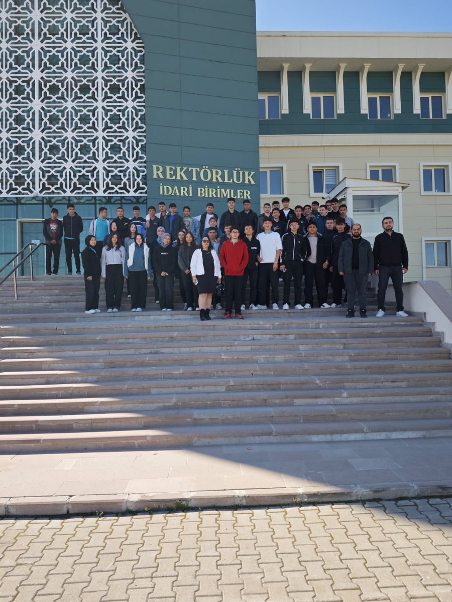 aksaraytobbmtal's tweet photo. Aksaray TOBB Mesleki ve Teknik Anadolu Lisesi öğrencilerimizle Aksaray Üniversitesi’ne teknik gezi gerçekleştirdik. Geleceğin ustaları, mesleki vizyonlarını üniversite atmosferinde geliştirdi.
@tcmeb @tcmeb_mtegm @Aksaray_MEM @metinalpaslan40 @kazakoglu64 https://t.co/RLkO1UnCA6