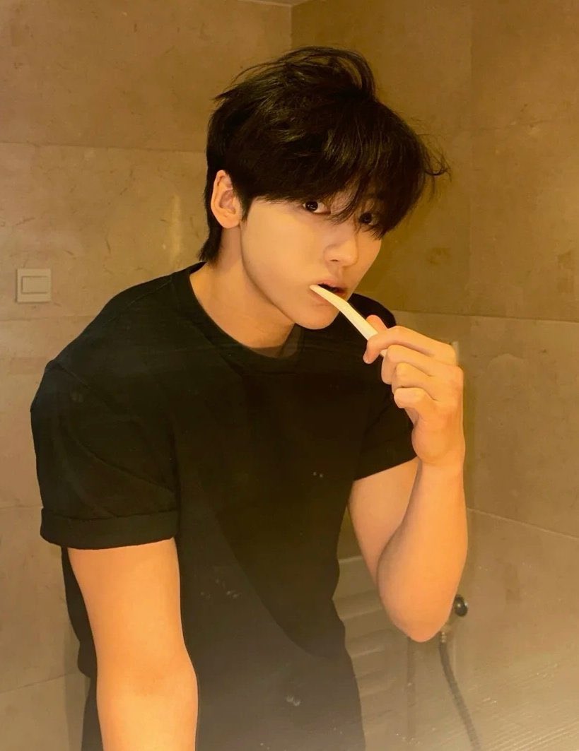 xjniis's tweet photo. 🐈‍⬛ 🪥 

#yangdonghwa https://t.co/zbP22Xdlal