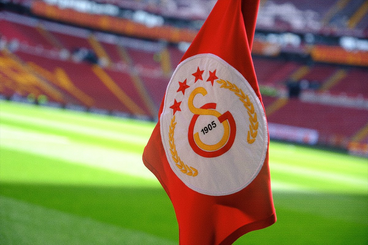 GalatasaraySK's tweet photo. Home sweet home. 🏟️

#GSvBDR https://t.co/Q9bXwyMfsZ