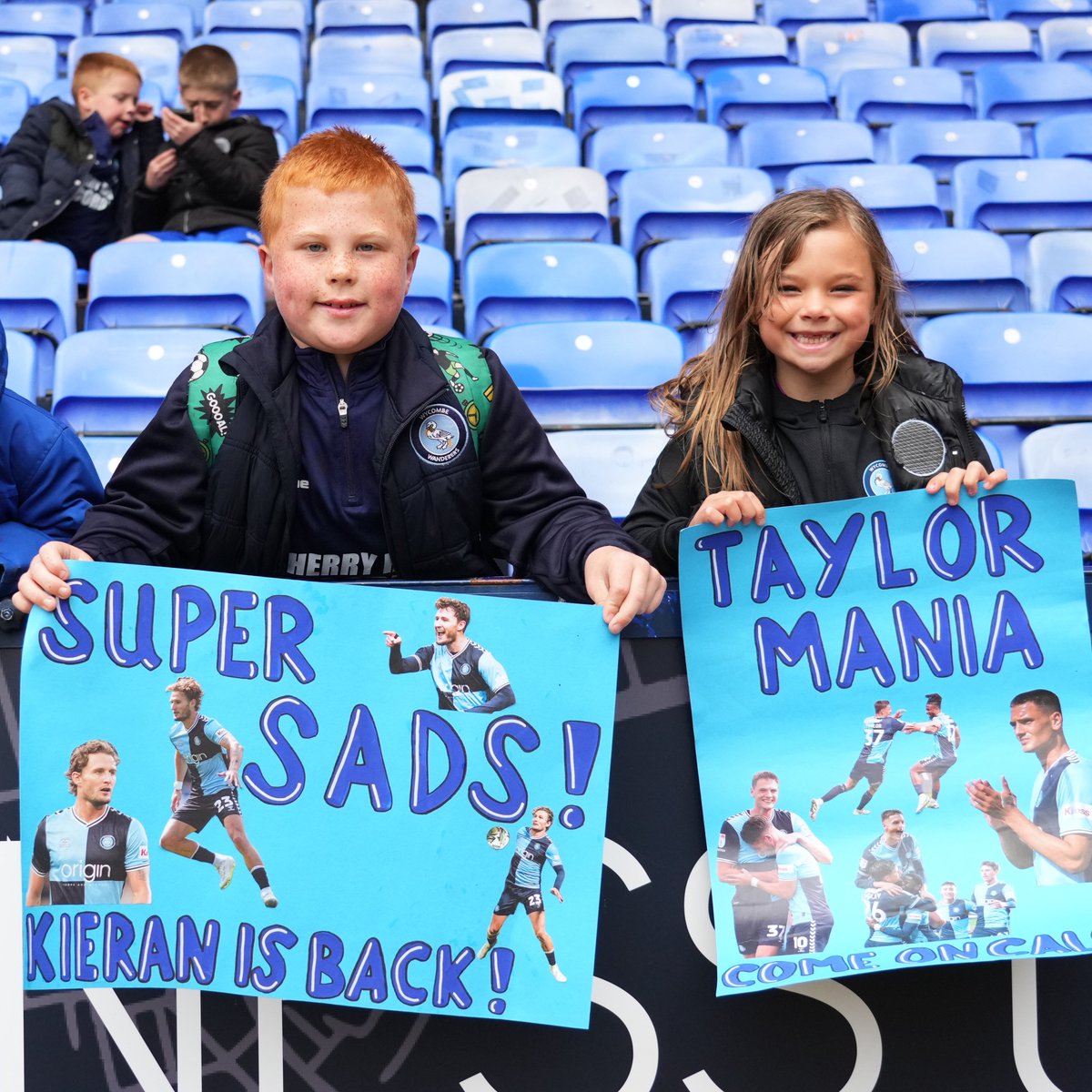 💙 Two former Wanderers in white are now adored in blue!