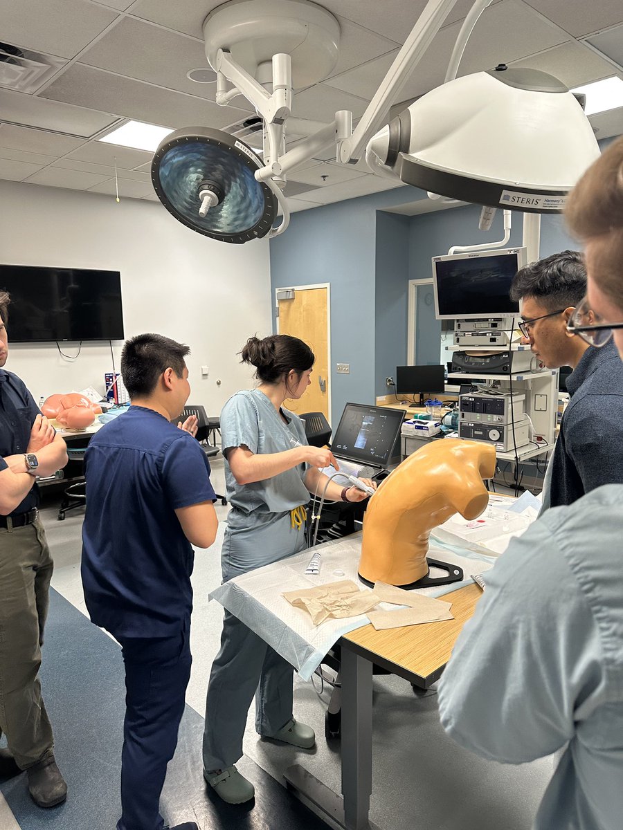 HFH_RadRes's tweet photo. A successful procedure simulation session with our current group of medical students led by R2- Dr. Marco Lin! 

#RadRes #radiology #radiologyresidency https://t.co/Emm65RAx0I