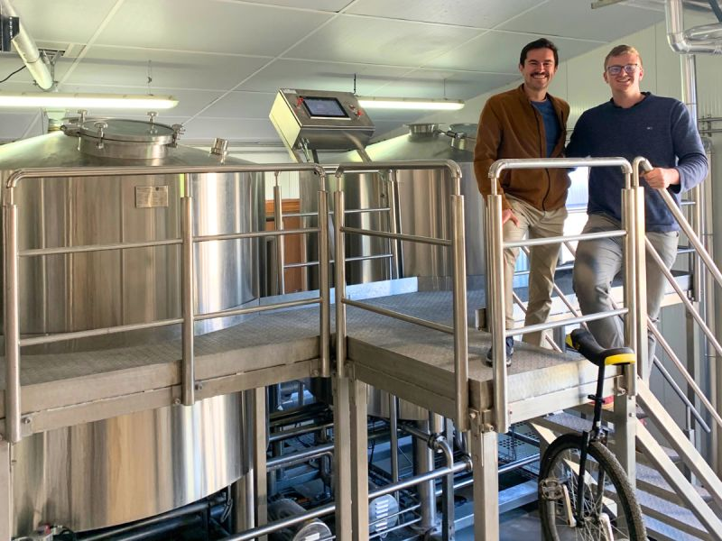 🤝 Rencontre de la semaine
Cette semaine, l’équipe Spirits Valley était sur le terrain pour échanger avec les équipes de la DISTILLERIE DE BERCLOUX, entreprise engagée et ancrée dans son territoire 🌱
#échanges #savoirfaire #entreprises #territoire #SpiritsValley