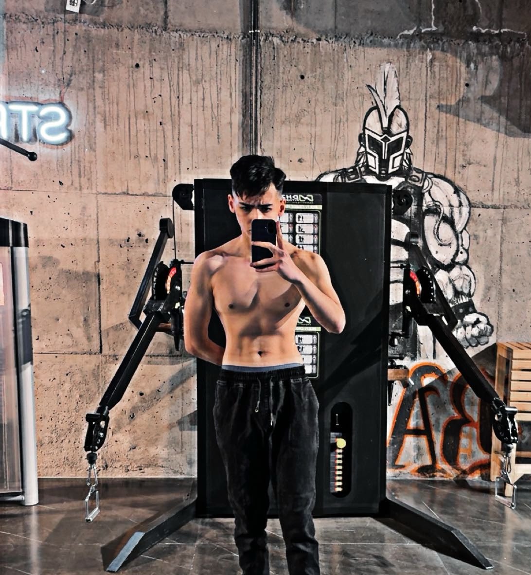 Gm &amp; Gm back?🦾🥸