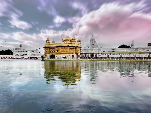 BhatiGurnoor's tweet photo. #EthicsOfSikhism 

"No matter your faith, a Sikh will feed you, protect you, love you."  #LCDLFAllStars #RutoMustGo #Bitcoin #BBFanFest #Superman #BBFanfestLiveD2 #Superman https://t.co/XU53hTqoAm