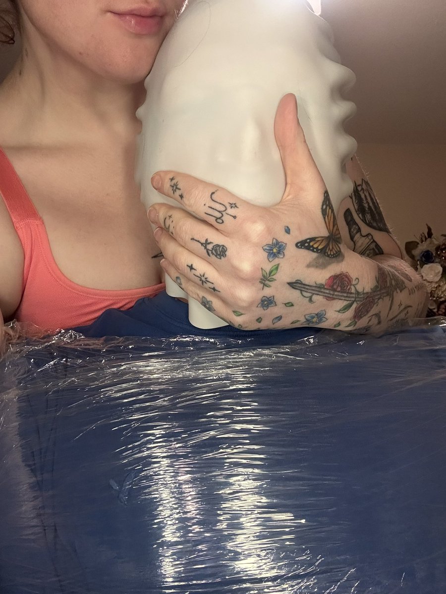 WitchyGothMommy's tweet photo. A swim cap was such a fun idea, how tight and smothering it is 😉 RT if you want to see him suffer even more 😈 #breathplay #swimcap #femdom #plasticwrapped #mummification https://t.co/rKUzJvjmv2