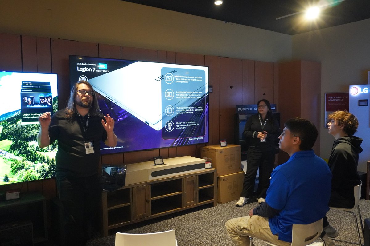 JohnLenovoThink's tweet photo. Amazing week kicking off with a formal training with my wonderful regional AMD rep Tyler Oster and the amazing Sara Vidal from the northern region of New Jersey helping get Holmdel setup and ready  #WeAreLenovo #premiumstars https://t.co/3KzqZqV7aQ