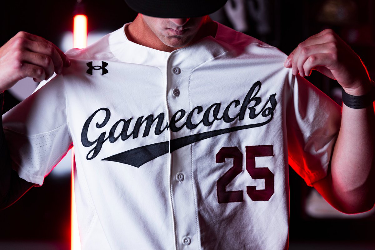 𝙉𝙀𝙒 𝙏𝙃𝙍𝙀𝘼𝘿𝙎🔥

Another MLB-inspired look enters the rotation. Inspired by the World Champion Dodgers, don’t miss the on-field debut today!

#Gamecocks | #ForeverToThee