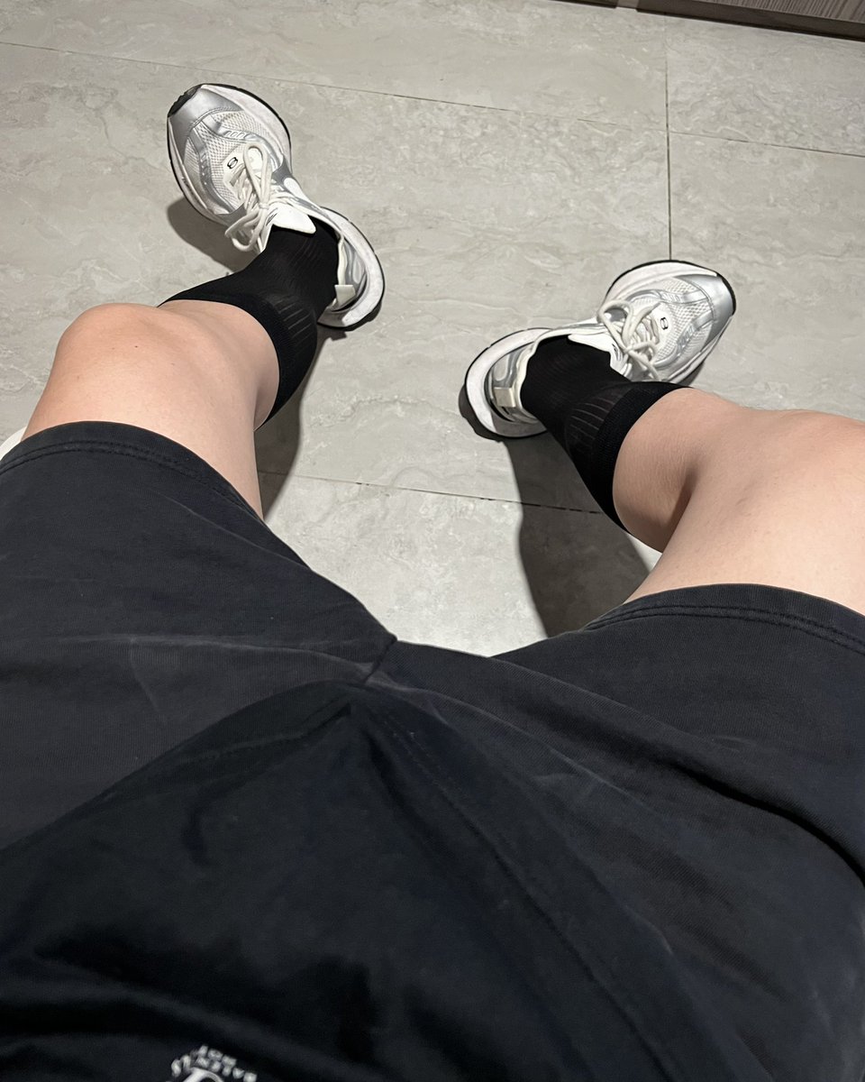 今天的黑丝是真的臭..