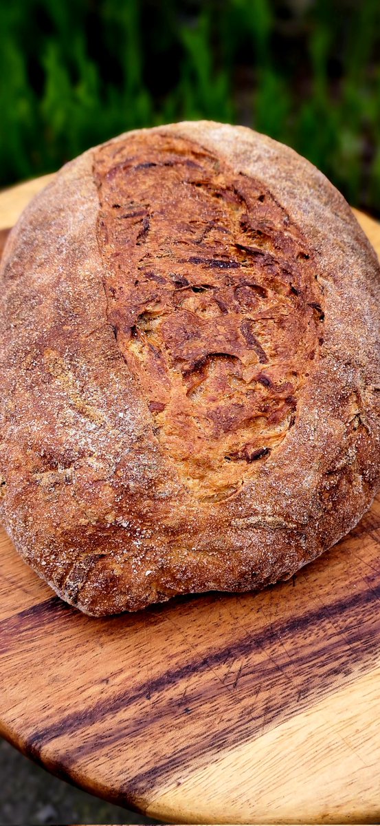 Ivycottagebaker's tweet photo. New bread on the block today. Potato & Dill
#handmade #FreshBread #realbread #naturalingredients #knowyourfoodsource #supportyourlocalbakery #independentbusiness #bread #onemanandhisbread #madeinbrough #flavourcombinations https://t.co/Uq1OFqt1Jy