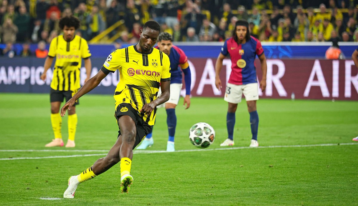 AfricaFactsZone's tweet image. Serhou Guirassy has 28 goals and 8 assists in 40 games for Dortmund this season.
He broke the record for the Most Goals by an African and Dortmund Player in a UEFA Champions League Season with 13.