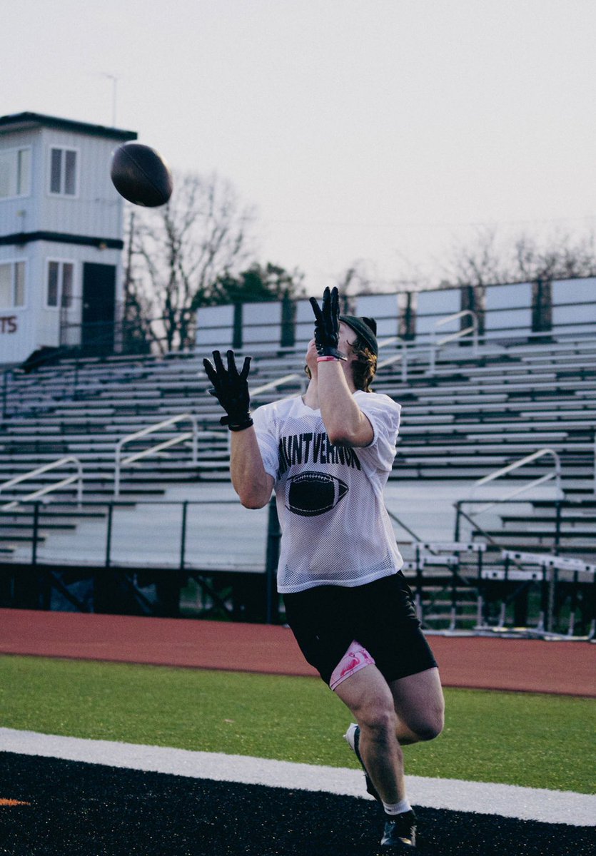 Liam Richards (@l_richards2029) on Twitter photo Still throwing dimes and having a blast with the crew on Monday nights💥💥🚀! <a href="/D_monahan_/">Darrin Monahan</a> <a href="/CaptainClark17/">Daryll Clark</a> <a href="/QBHitList/">QBHitList.com</a> <a href="/CoachWeb_/">Mark Weber</a> <a href="/mvjacketsfb/">@MVJacketsFB</a> <a href="/CoachLRichards/">Lee Richards</a> Still throwing dimes and having a blast with the crew on Monday nights💥💥🚀! <a href="/D_monahan_/">Darrin Monahan</a> <a href="/CaptainClark17/">Daryll Clark</a> <a href="/QBHitList/">QBHitList.com</a> <a href="/CoachWeb_/">Mark Weber</a> <a href="/mvjacketsfb/">@MVJacketsFB</a> <a href="/CoachLRichards/">Lee Richards</a>