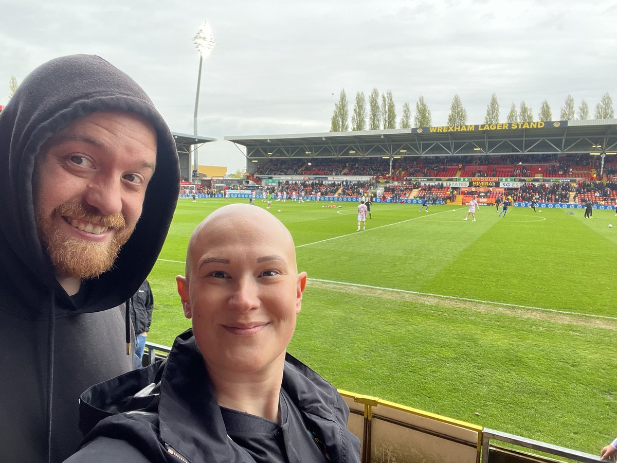 RaychullBe's tweet image. After a week of SHIT news, I am beyond excited to be here today 😍 let’s have some positives to end the week please 🤞🏼 +3 points! C’man lads ⚽️ @dubd4n @Wrexham_AFC @fearlessidzine @RobRyanRed #WrexhamAFC #WxmAFC @RMcElhenney @VancityReynolds