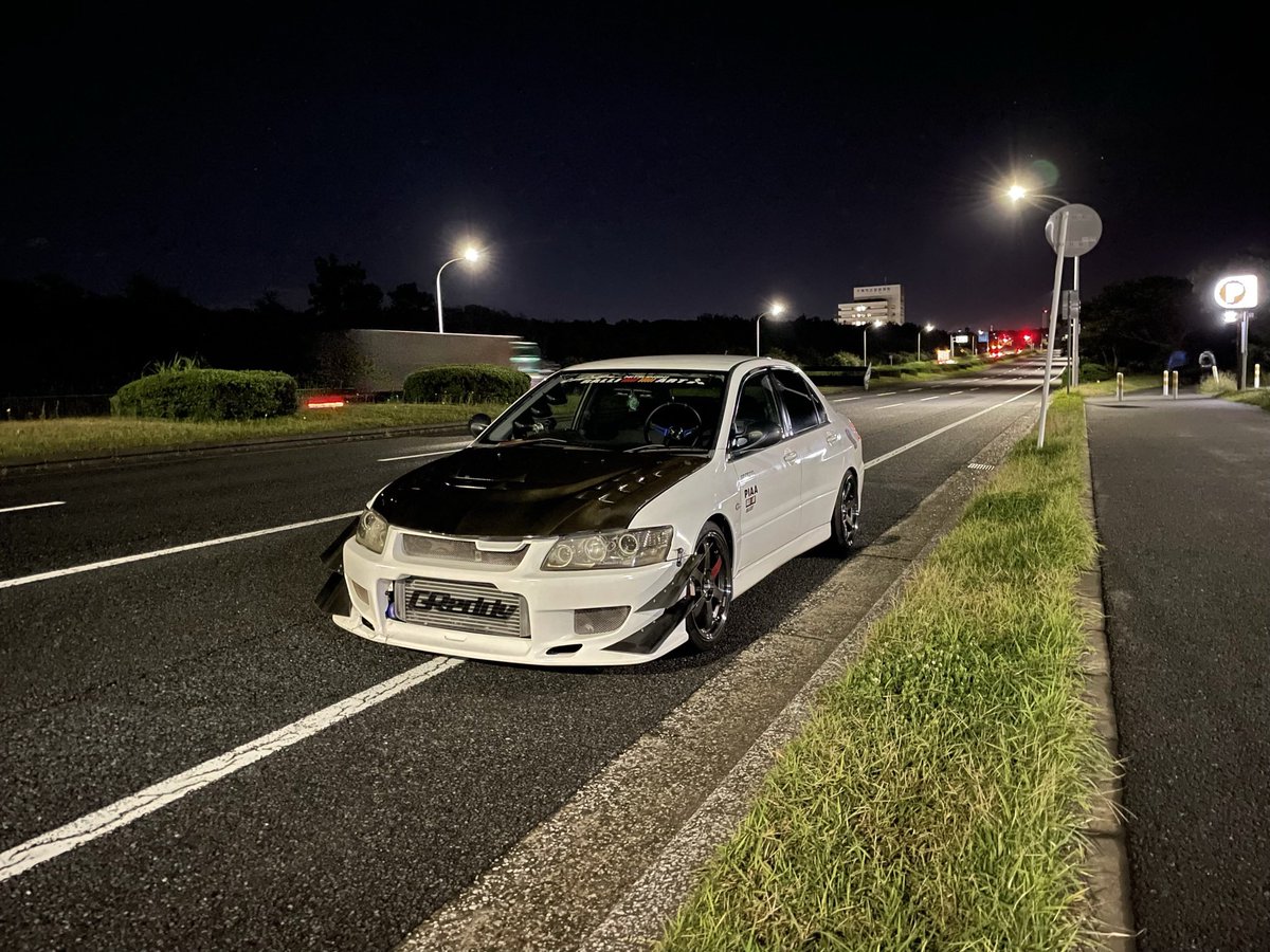 ㌈ tweet media