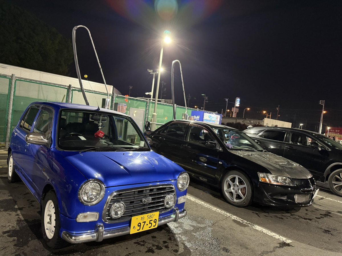 ㌈ tweet media