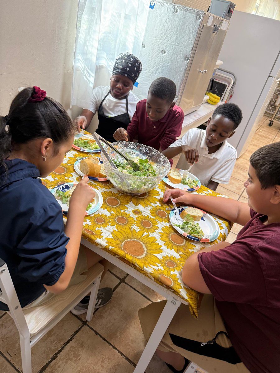 AmericanPrepA's tweet photo. Future leaders in action! 🌟 In Miss Perez’s class, students are bringing their dream careers to life. Last week, Grant wowed us with his Caesar salad—he wants to be a chef!🧑‍🍳🥗 Stay tuned as we spotlight more stars! #DreamBig #FutureLeaders #APAInspires #ProudToBeAPA https://t.co/7ot98LCmFY