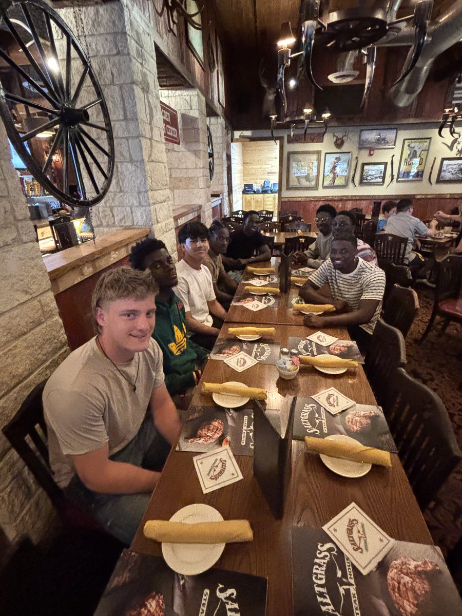 Guys had a great time at Saltgrass for dinner last night. Can’t wait to watch them compete at the regional meet today and tomorrow! ⚔️