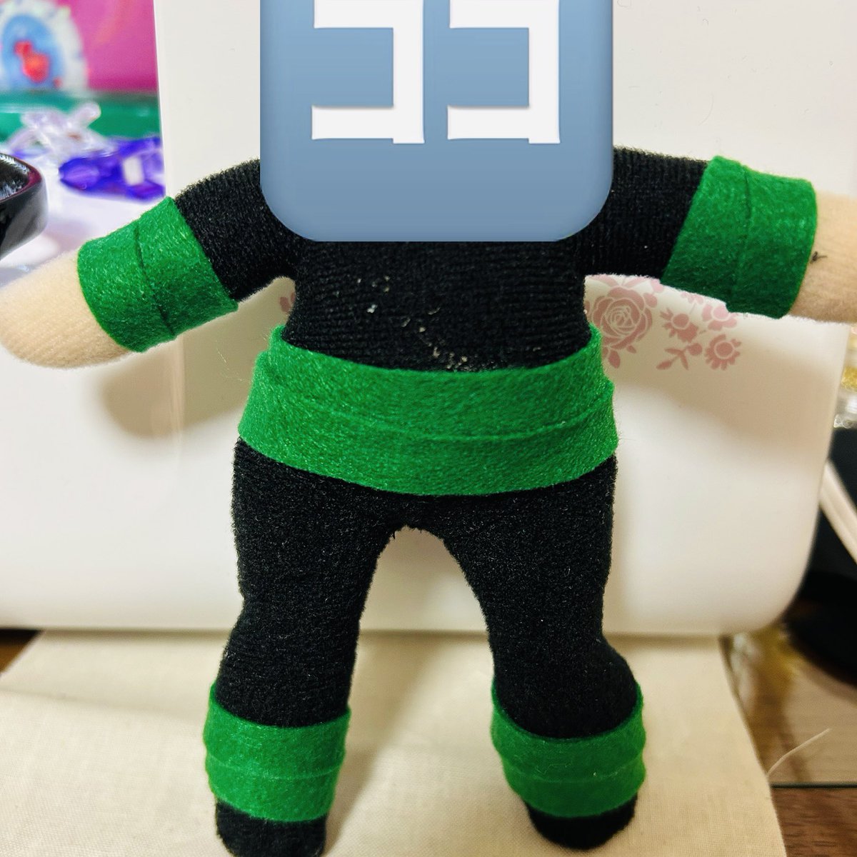 今はこんな足長の子の型紙もあるんだね
ぬいの世界も日進月歩
とんだ浦島太郎ですよ🈁すわん
肝心なお顔が出来てない
刺繍糸足りなかったからね…