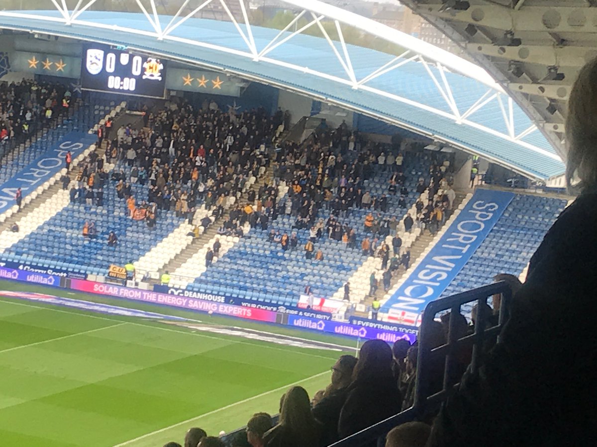 barmyarmyuk's tweet photo. THE TRAVELLING CAMBRIDGE UNITED SUPPORTERS | #Huddersfield Town vs #Cambridge United | #SKYBetLeagueOne | #htafc vs #cufc | #HTAFCvsCUFC | #HUDCAM | https://t.co/Lw4SQ0IqY1